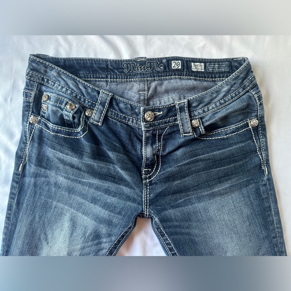 Miss Me Signature Ankle Skinny Jeans with Embellished Pockets - Picture 3 of 8